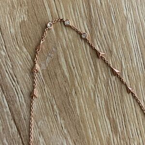 Stella and dot rose gold necklace